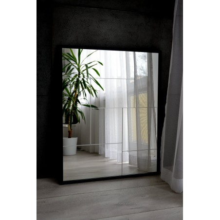 Moderne spiegel van Mirrors - TETRIS - in een mooie zwarte lijst