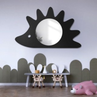 Decoratieve wandspiegel voor een kind in een mdf lijst - EGELTJE