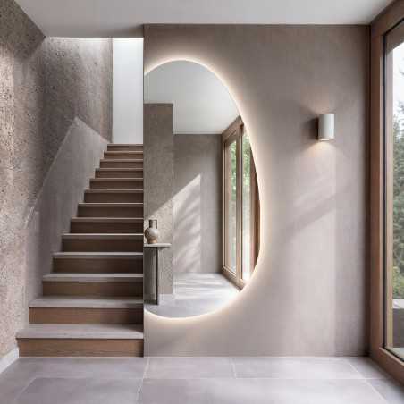 Organisch gevormde spiegel met verlichting – TURMALIN LED