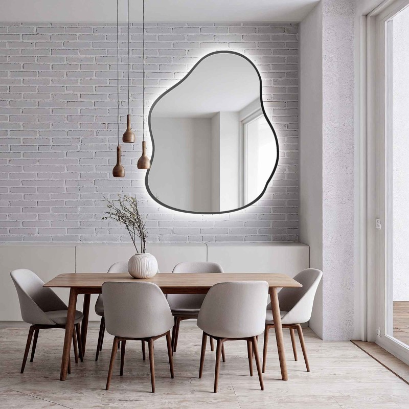 Spiegel met organische vorm in frame met verlichting - STONE IN LED FRAME