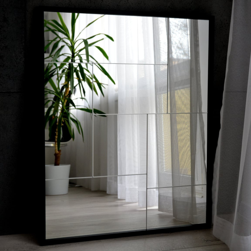 Moderne spiegel van Mirrors - TETRIS - in een mooie zwarte lijst