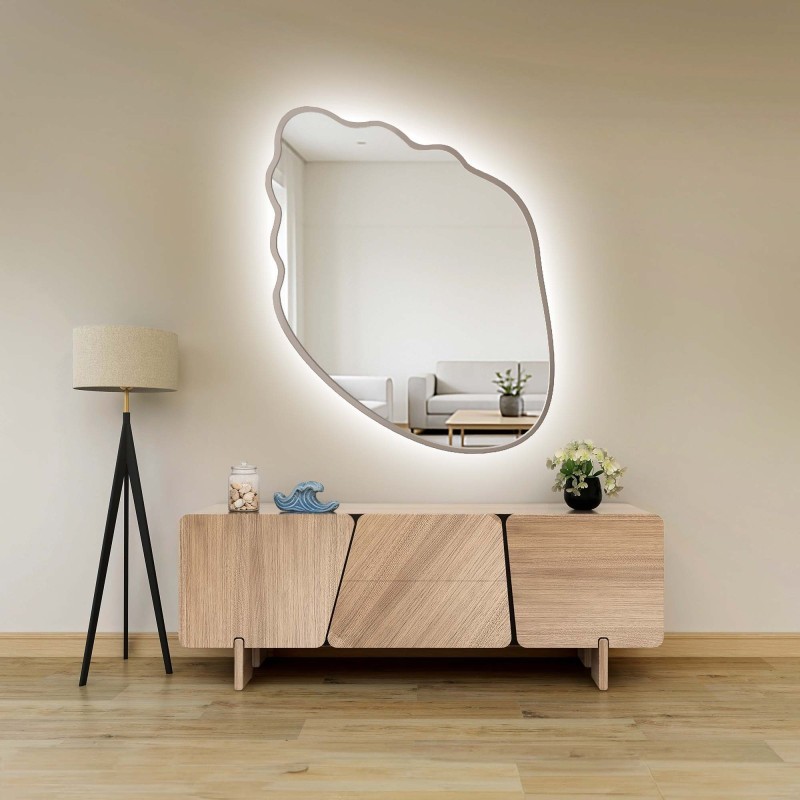 Spiegel met een organische vorm in een kasjmierkleurige MDF-lijst met verlichting - MARIS SHELL LED IN LIJST