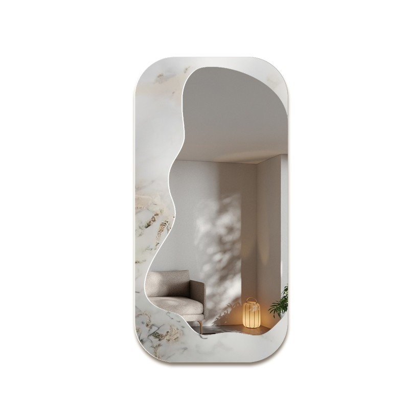 Onregelmatige spiegel op wit-goud marmer – MARBLE ZARI