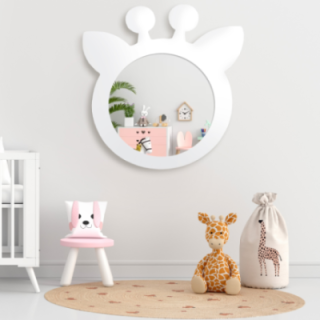 Decoratieve wandspiegel voor een kind in een mdf lijst - GIRAF